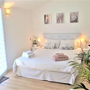 chambre-dhotes-de-charme-merbleuesoleil.fr-provencehotel.com/